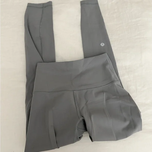 Lululmeon Charcoal Wunder Under 28” Leggings - Picture 2 of 4